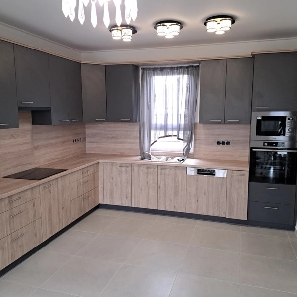 Egyedi készítésű és szabású konyhabútor